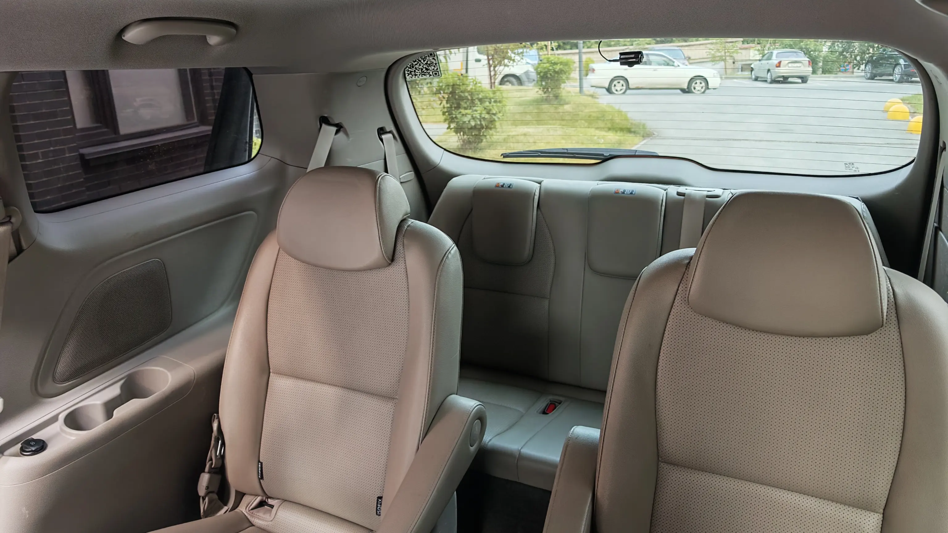 kia carnival