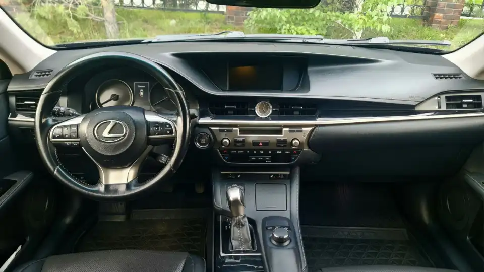 lexus es250