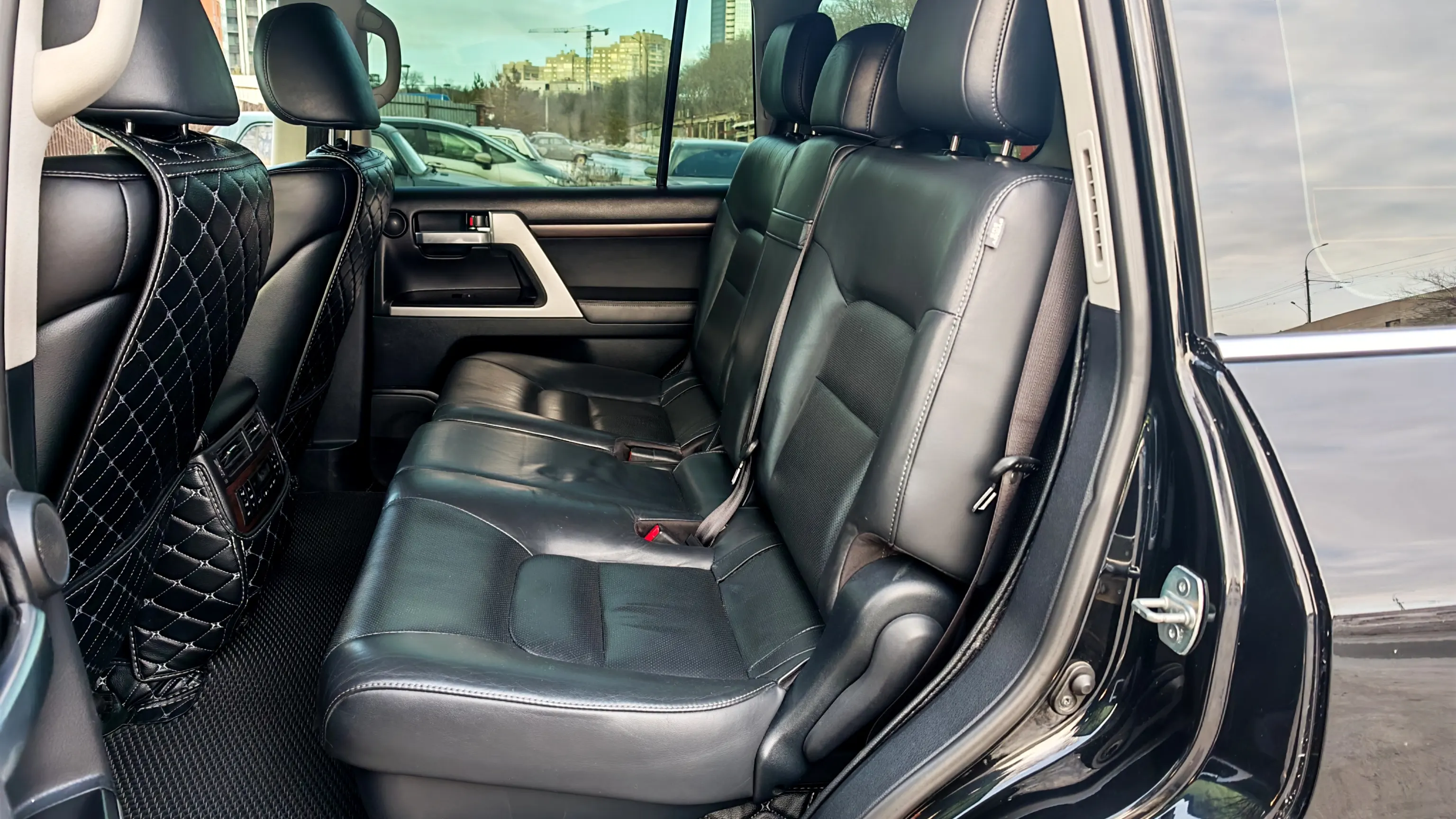 toyota land cruiser 200